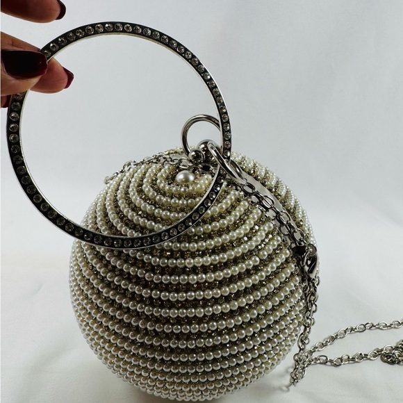 Silver Round Mini Purse Crystals Pearls Hand Or Shoulder. NWOT New Years Ball - Picture 4 of 13